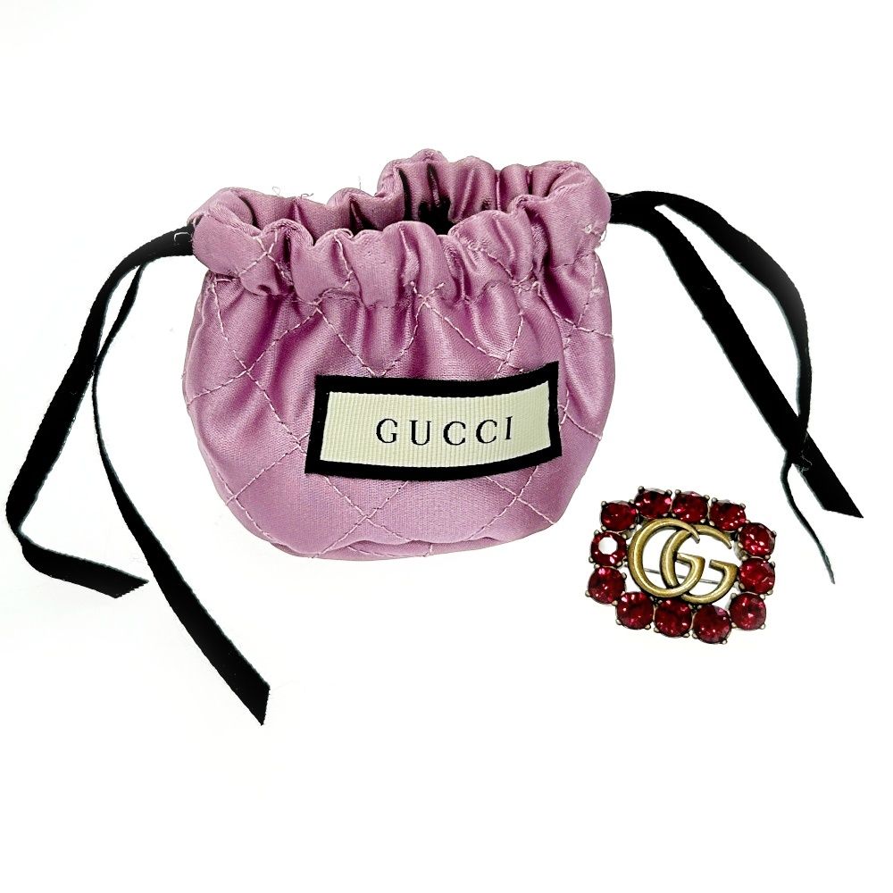 Gucci GGロゴ ブローチ レッド Gucci GG Crystal Brooch