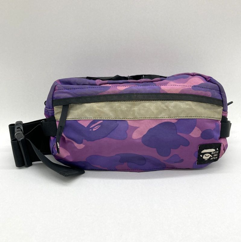 A BATHING APE BAG アベイシングエイプ ボディバッグ ウエストバッグ カモフラ フェス 旅行 男女兼用 フリーサイズ パープル系 鞄 B15011◆
