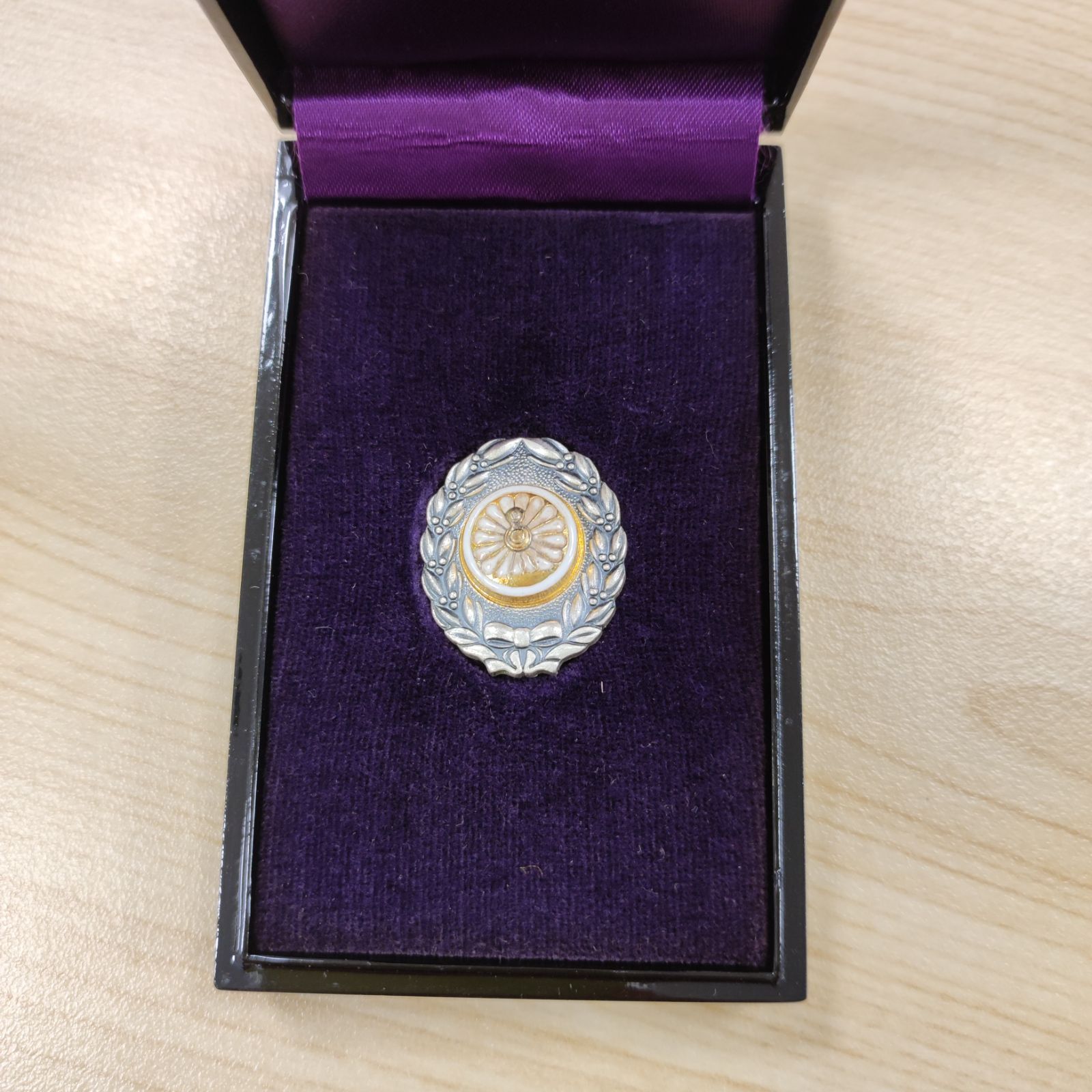 日本国有鉄道 銀製 功績章記念 純銀 盃 造幣局品位証明付 日本国有鉄道功績章 純銀製 国鉄 記念品 バッジ ケース付き