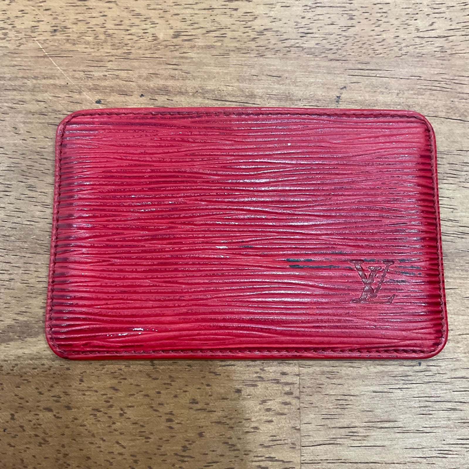 ルイヴィトン エピ カード入れ 赤 B25070069