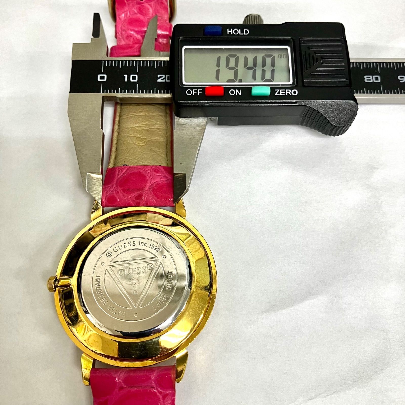 安い☆かわいい】GUESS腕時計 ピンク レディース クオーツ