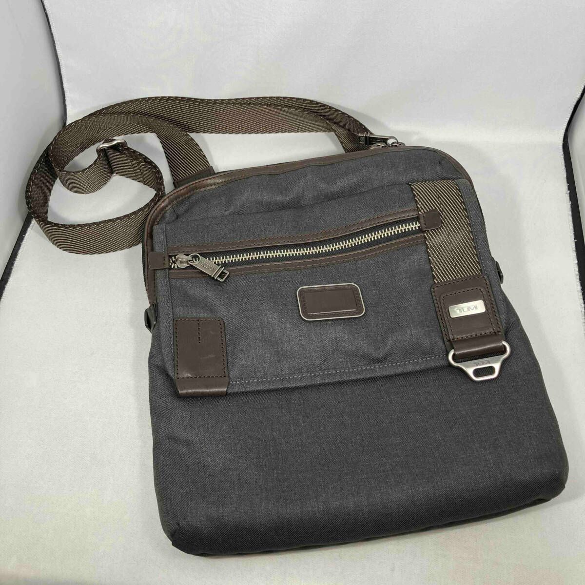 TUMI ALPHA BRAVO／GRY／22304ATH2 ショルダーバッグ