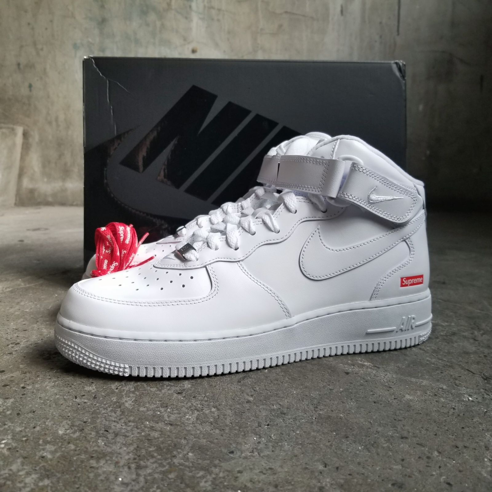 death nyc 世界限定100枚　ナイキ　シュプリーム death nyc 世界限定100枚 ナイキ シュプリーム