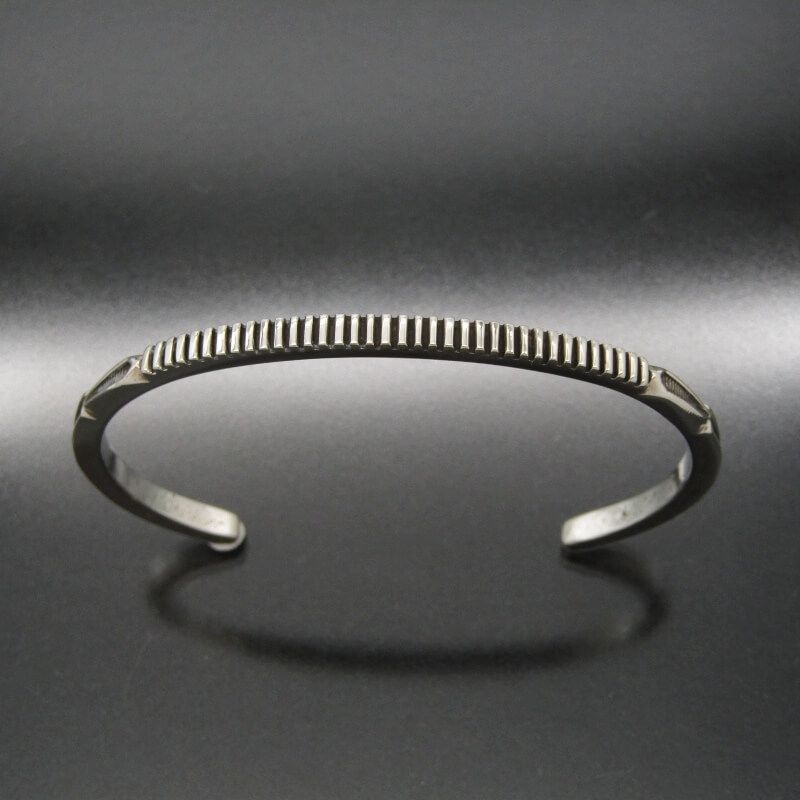 ナバホ　ジェニファーカーティス　バングル 小物 / インディアンジュエリー INDIAN JEWELRY 小物 バングル