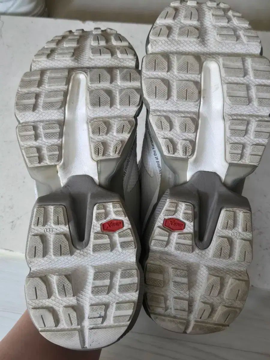 トレッキングシューズ