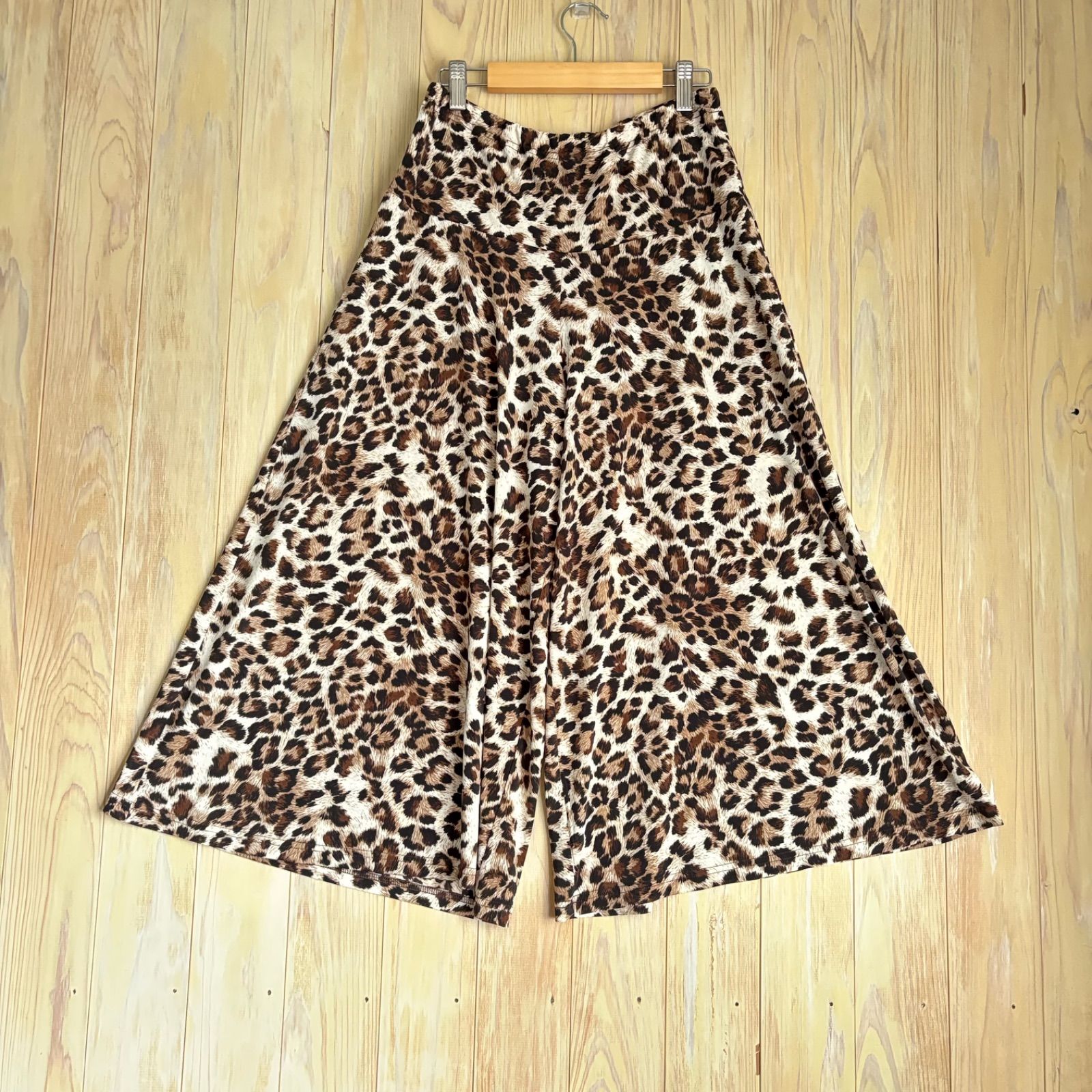 1362 REGINA ROMANTICOレジィーナロマンティコ ヒョウ柄 40 ガウチョパンツ さらさらワイドパンツ スカパン