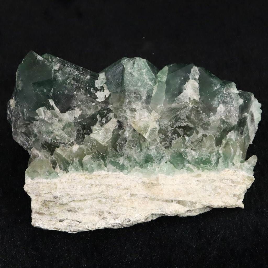 フローライト 蛍石 120mm原石 蛍光 607g 【榎本通商44290】 - メルカリ