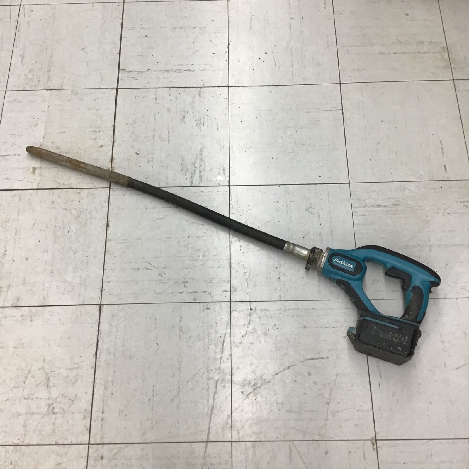 【中古品】 マキタ/makita コードレスコンクリートバイブレータ・VR350DZ 【鴻巣店】