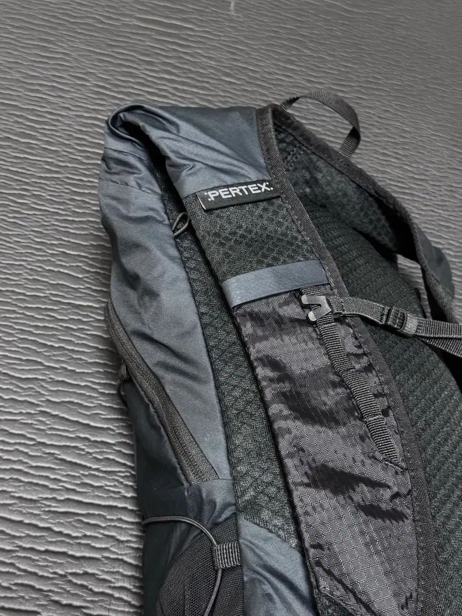 Salomon サロモン ピーク 15 バックパック ブラック