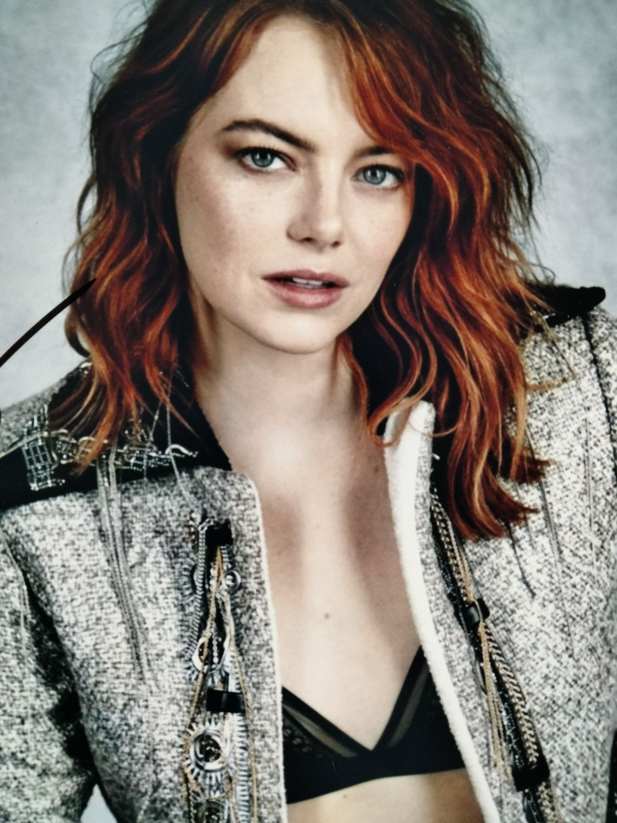 訳アリ…エマ・ストーン直筆サイン入り超大型写真……Emma Stone… - メルカリ 訳アリ…エマ・ストーン直筆サイン入り超大型写真……Emma Stone… - メルカリ