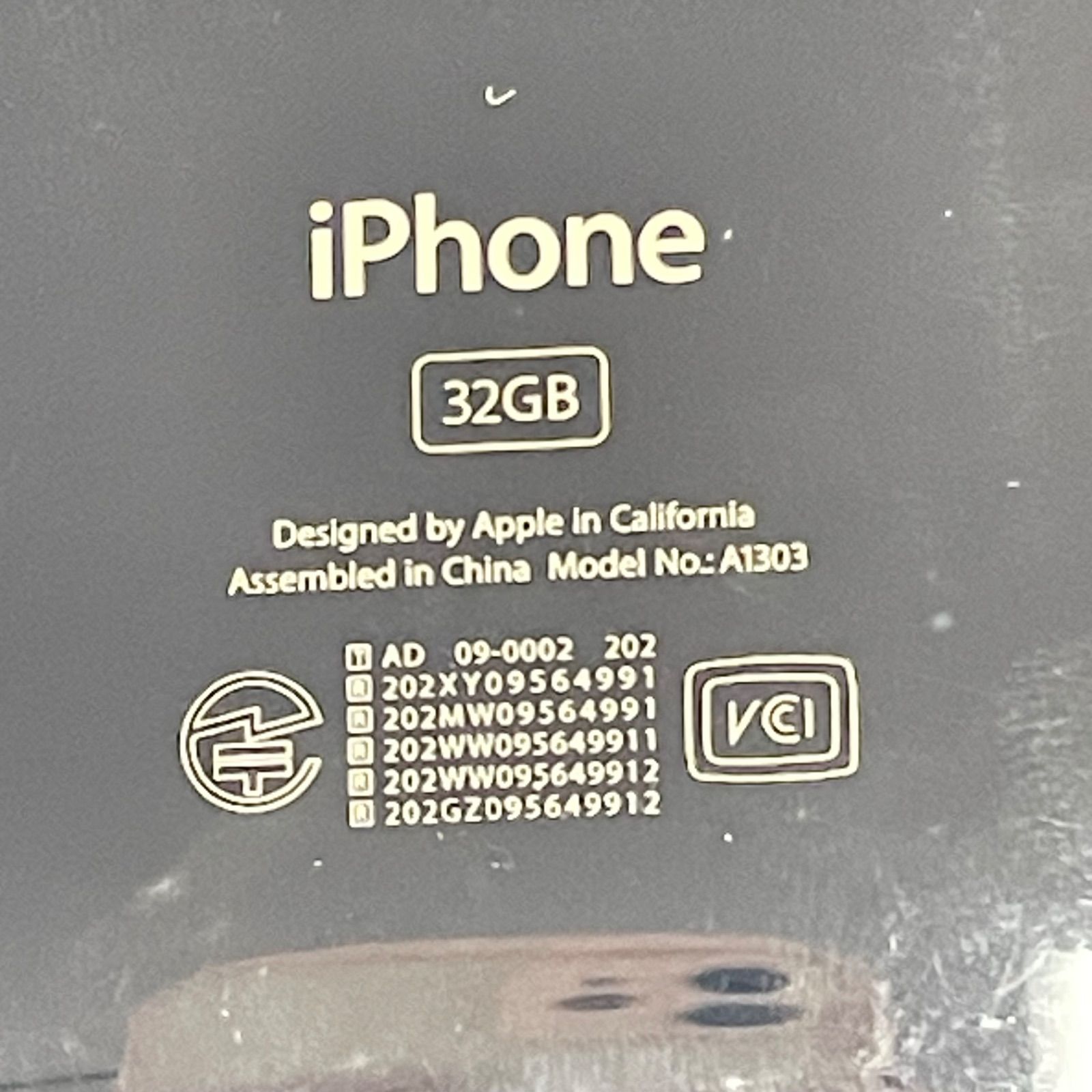 動作品】 Apple iPhone 3GS 32GB A1303ブラック 動作品