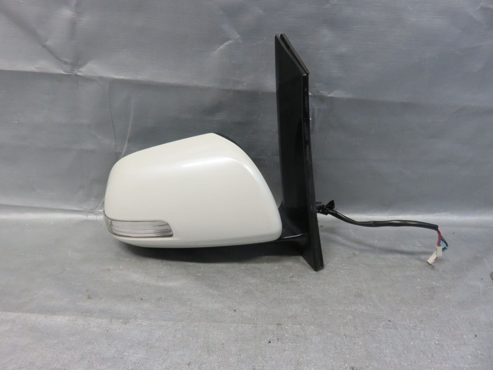 STD7600 アルファード ヴェルファイア ANH20W ANH25W GGH20W GGH25W 後期 純正ドアミラー 運転席 サイドミラー 右側 070