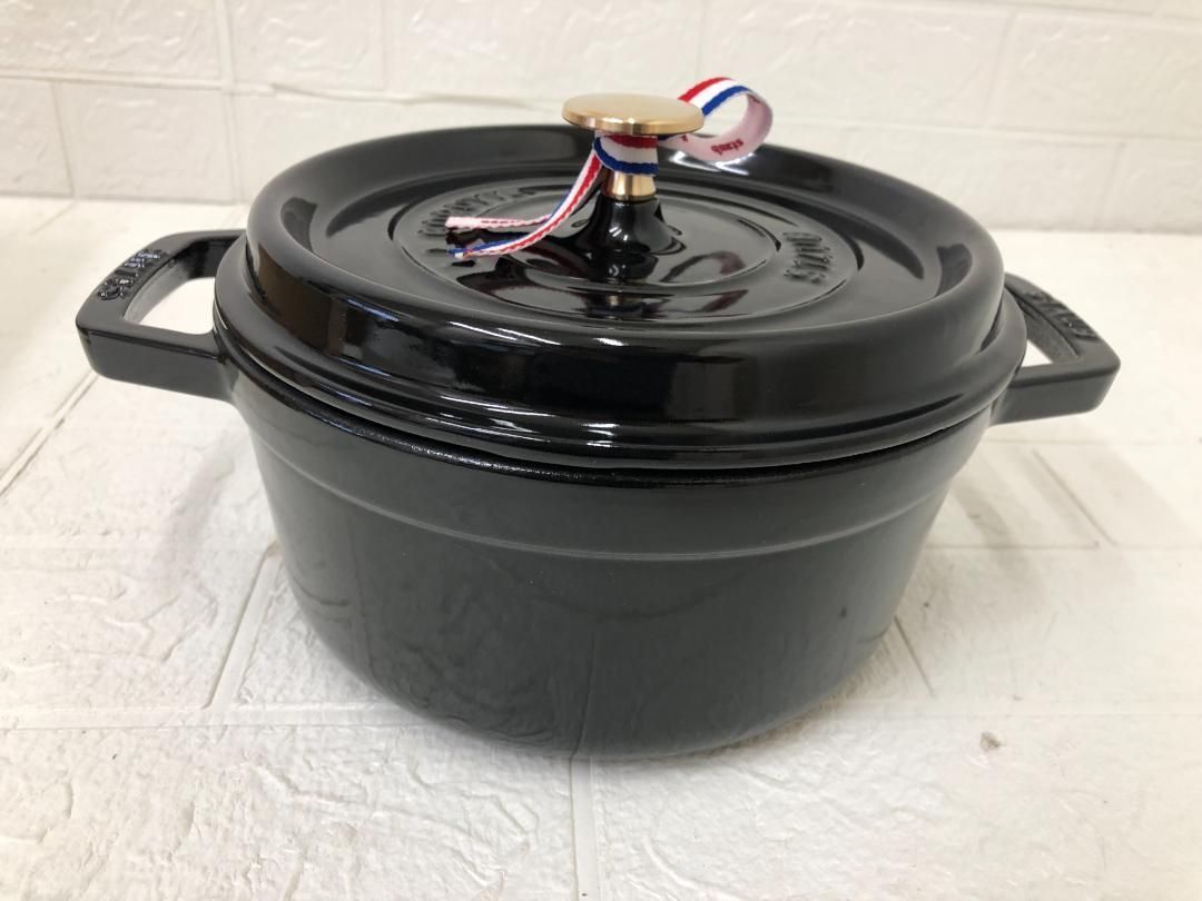 Staub ストウブ ラウンドココット 22cm シャイニーブラック - メルカリ