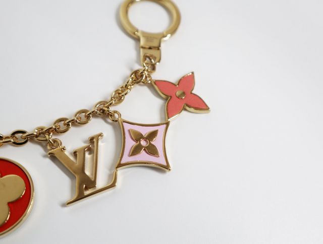 ルイヴィトン LOUIS VUITTON バッグチャーム チェーン LV ライブリー