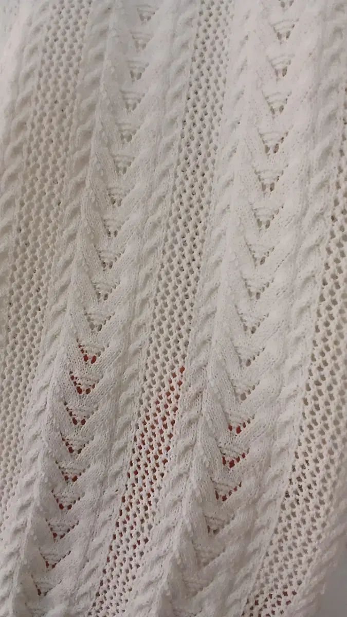 マスターバニーエディションの白ニット WWW_NOITHATQUANGTHANH_NET