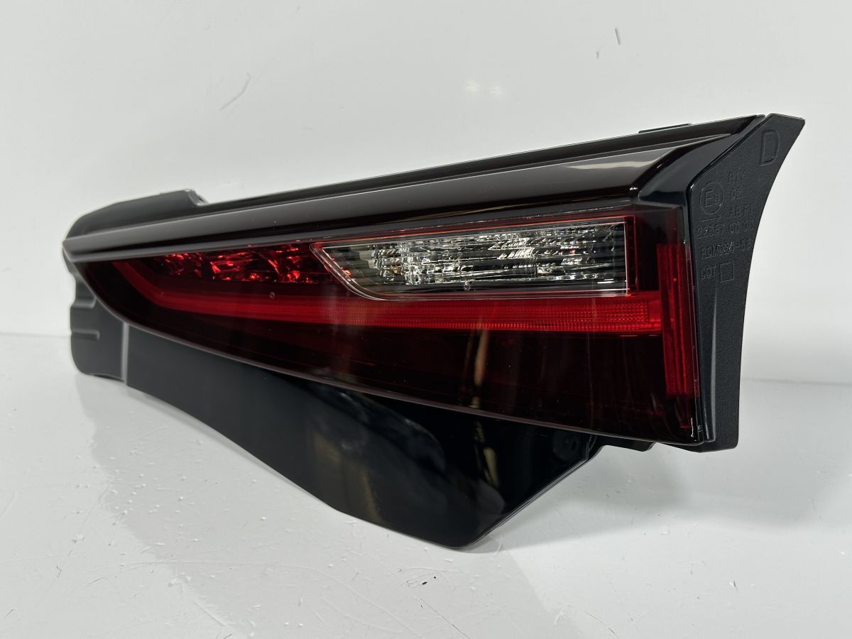 低走行 CX-30 DM8P DMEP 純正 右フィニッシャーランプ Assy テールランプ 内側 LED DFR5-51-3F0 DFR5-513F0 RDM924-58 D 管理29437 FFCRYSTALESIA_COM