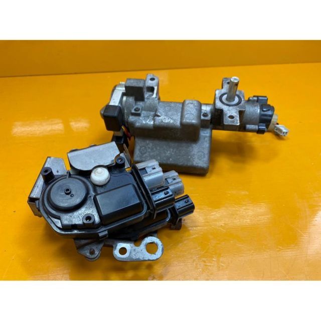 割引 中!! WE 57303 ホンダ HONDA フォルツァZ MF08-102 キーセット 鍵 メカニカルキーなし 動作未 BRIGHTFACE_UK