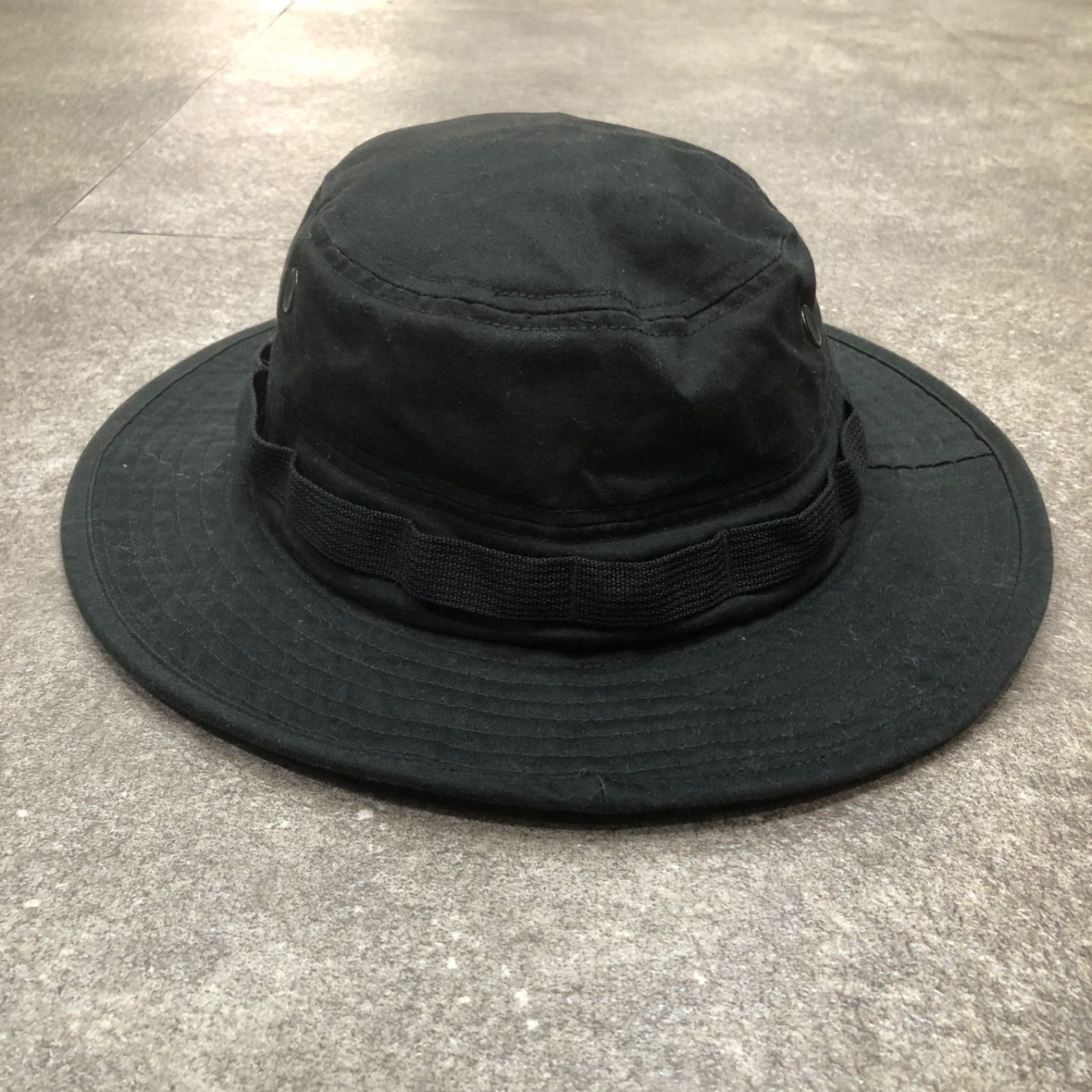 ブラック