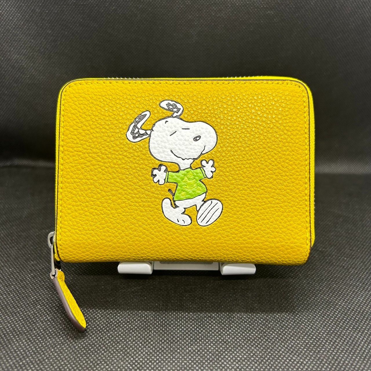 新品　COACH コーチPEANUTS⭐︎スモール ジップスヌーピー CE869