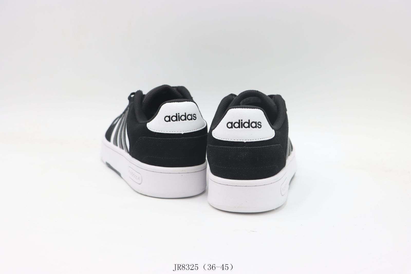 今日特価】Adidas / アディダス ブラックホワイト JR8325 - メルカリ