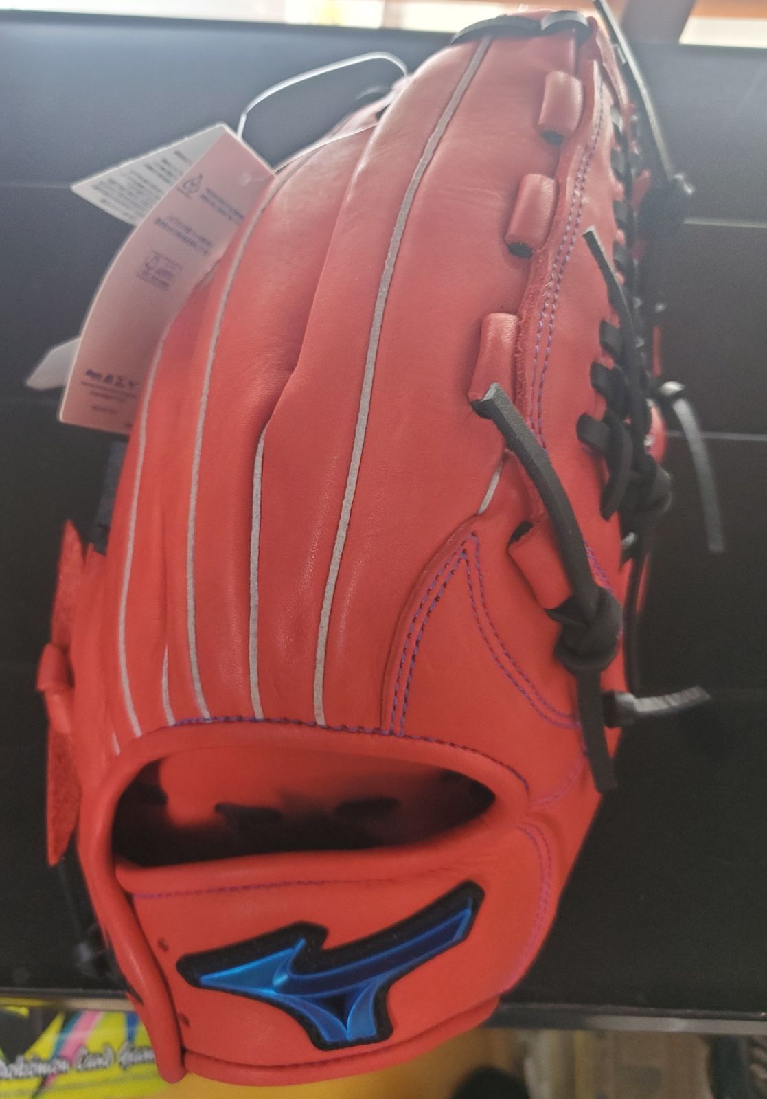 超レア 軟式オーダー アンダーアーマー 投手用 超レア 軟式オーダー アンダーアーマー 投手用 UNDER ARMOUR 左投げ用