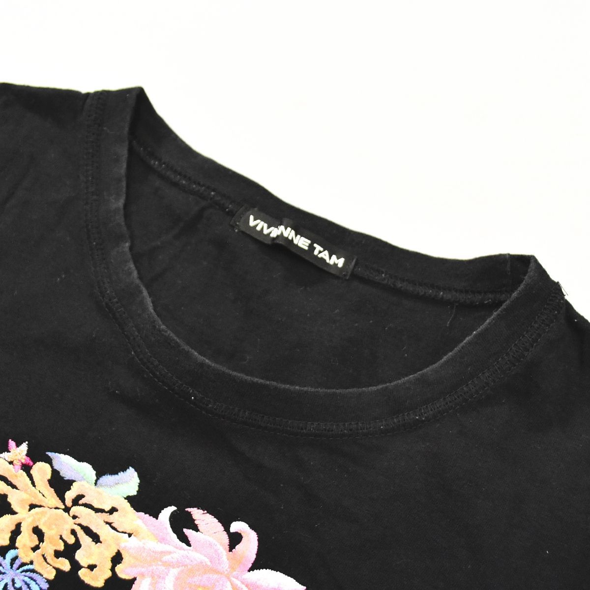 ヴィヴィアンタム　花柄刺繍 半袖Tシャツ 黒　M 日本製 Vivienne tam ヴィヴィアンタム 黒 花柄 刺繍 トップス
