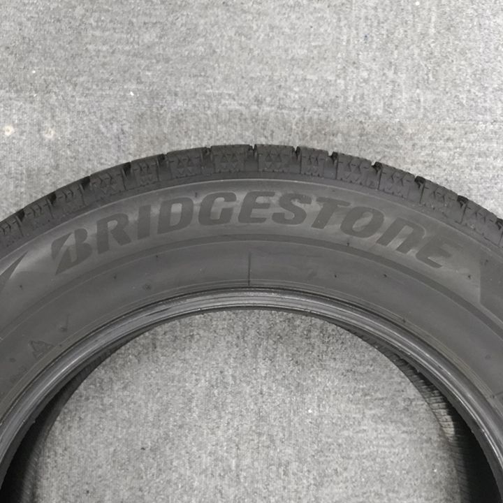 0 T 25069 _スタッドレスタイヤ ブリヂストン BLIZZAK VRX 2 225 60 R 17 4本セット