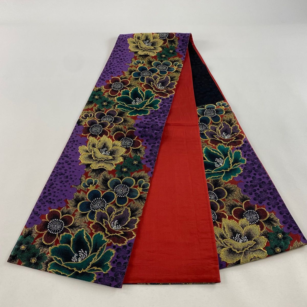 正絹　六通　高級袋帯　お抹茶色に　 笹や藤、桜等…。唐織の上質なお品です。落款 正絹 六通 高級袋帯 お抹茶色に 笹や藤、桜等…。唐織の