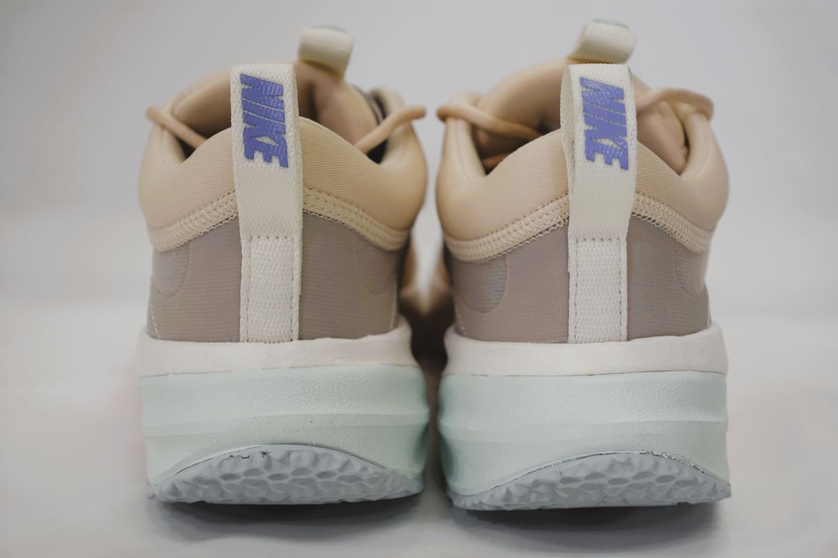 新品・未使用 ☆ NIKE】女性用☆ナイキウィメンズシューズ