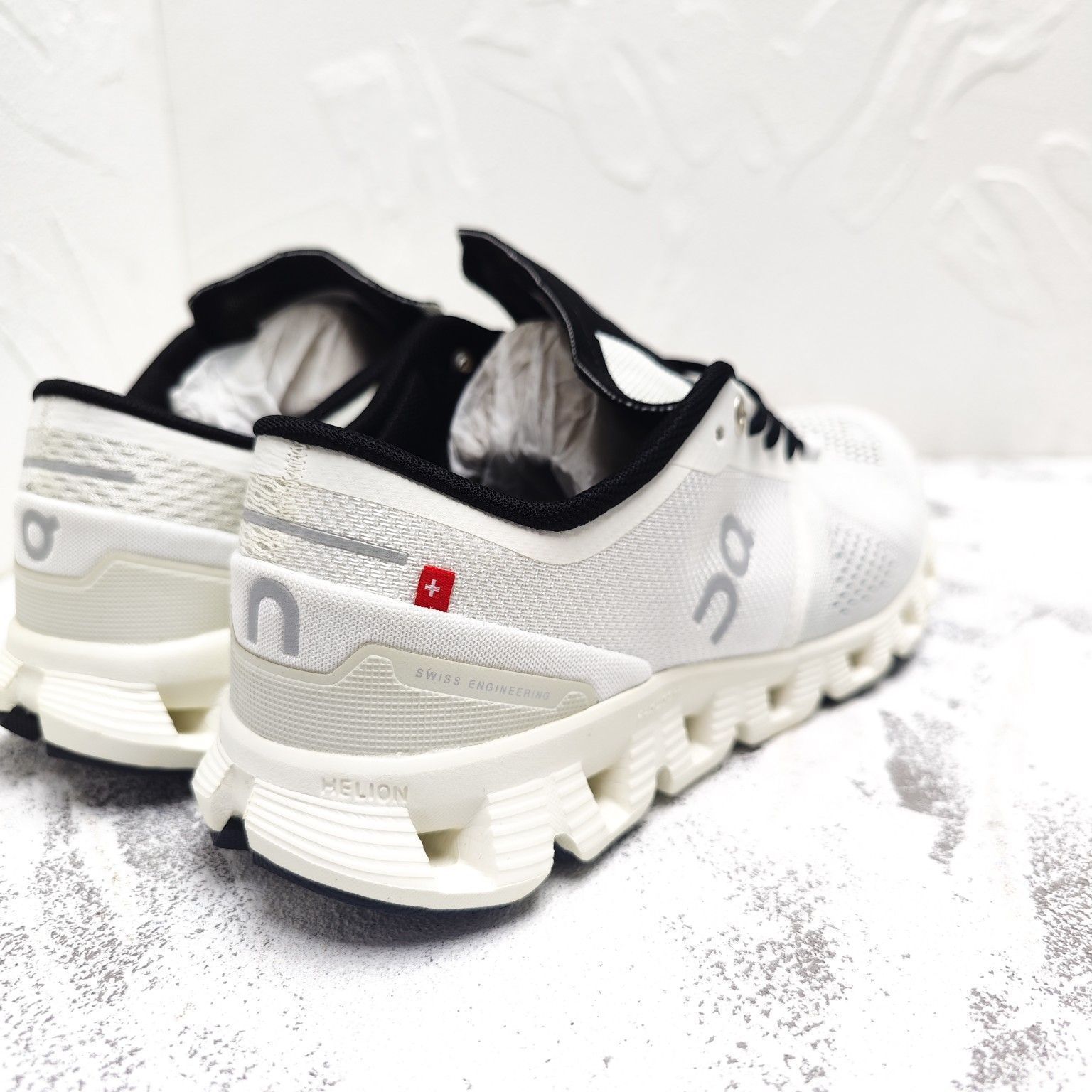 美品 on CLOUDX ランニングシューズ スニーカー 靴 白 27.5 オン 美品 on CLOUDX ランニングシューズ スニーカー 靴 白 27.5 オン