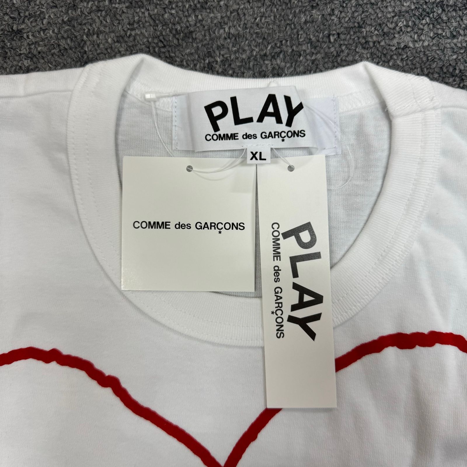 定価8690円 新品 PLAY COMME des GARCONS 24SS ハートプリント レッドハートワッペン Tシャツ プレイ コムデギャルソン AZ-T100-051 ホワイト XL 58960A3