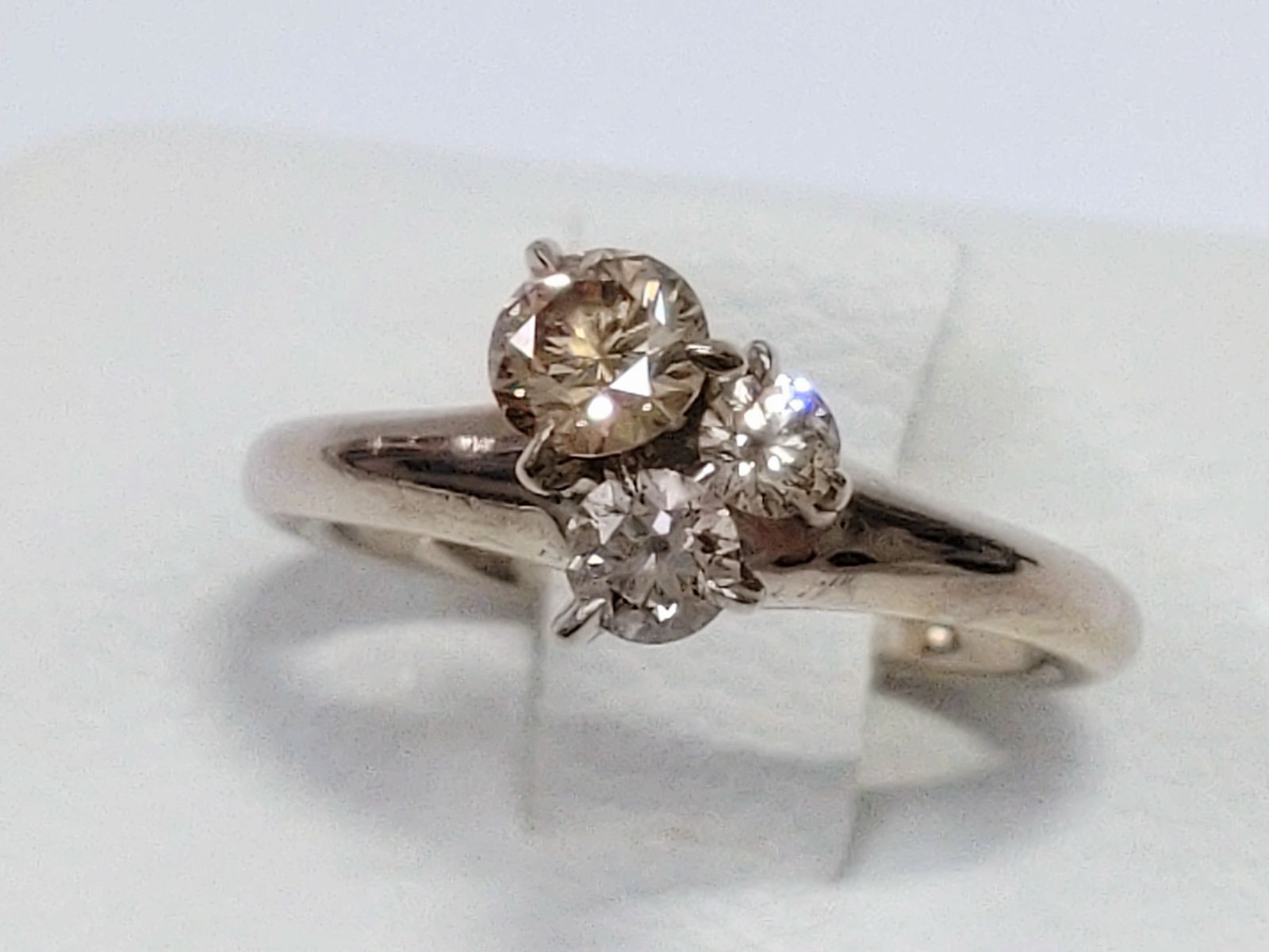 カシケイ ムク K18BG ブラウンダイヤモンド3石 0.3ct リング カシケイ ムク K18BG ブラウンダイヤモンド3石 0.3ct リング