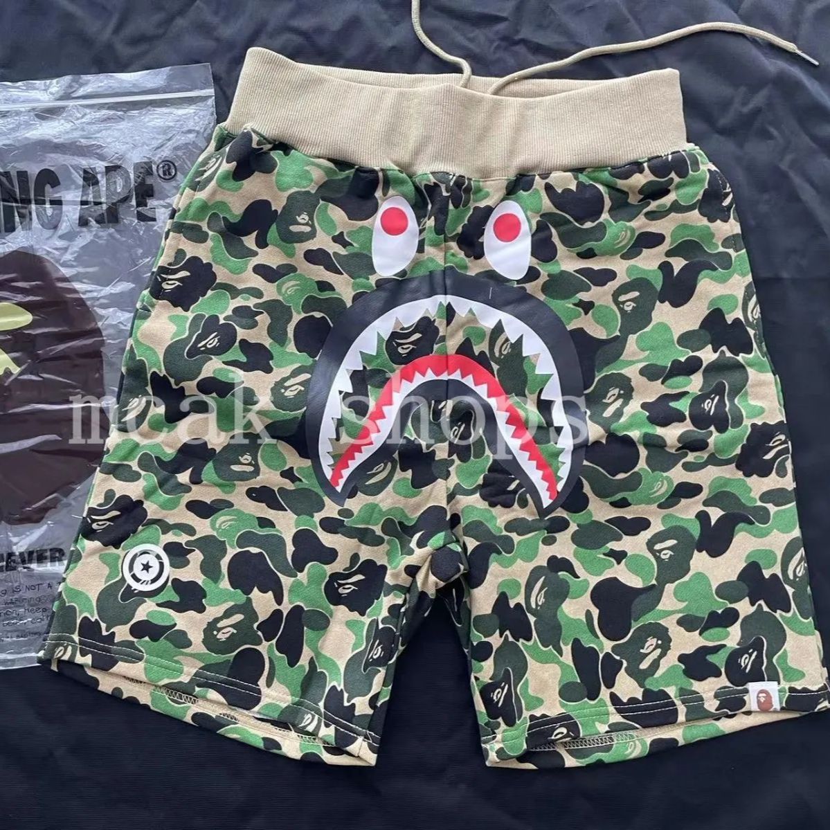 ⭐大人氣⭐A BATHING APE アベイシングエイプ 男女兼用 Shark  アーミーグリーン シャークカモフラージュ ハーフパ