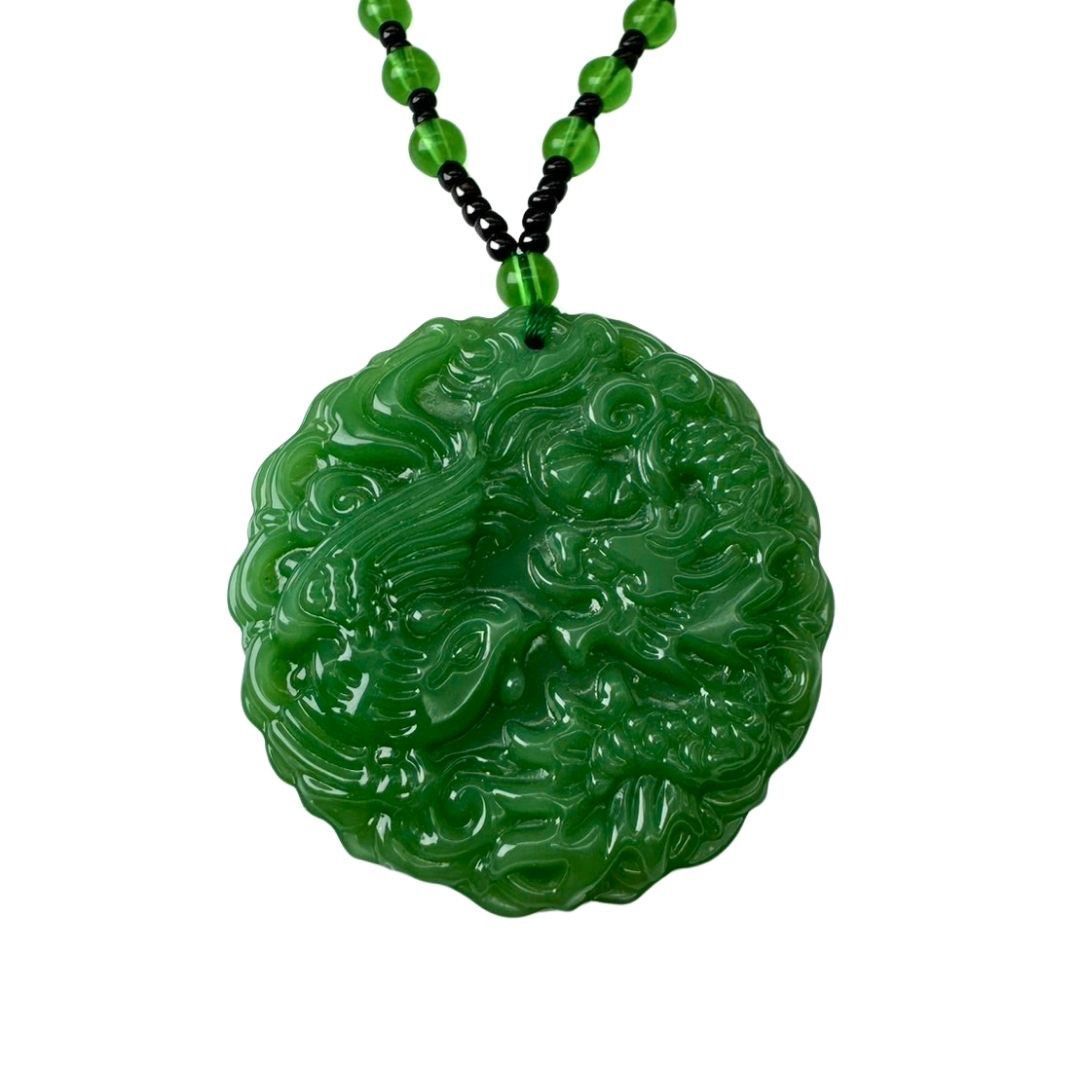 翡翠製ドラゴンモチーフペンダント ネックレス 白翡翠 彫刻ネックレス