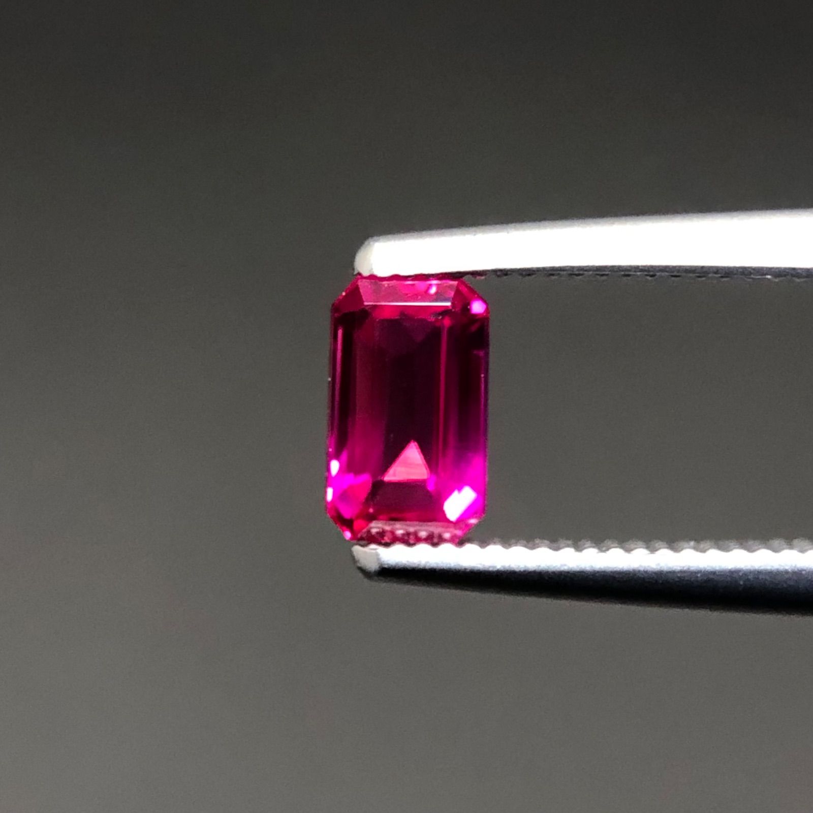 逸品] 天然 非加熱 ミャンマー モゴック産 ルビー ルース 0.57ct 