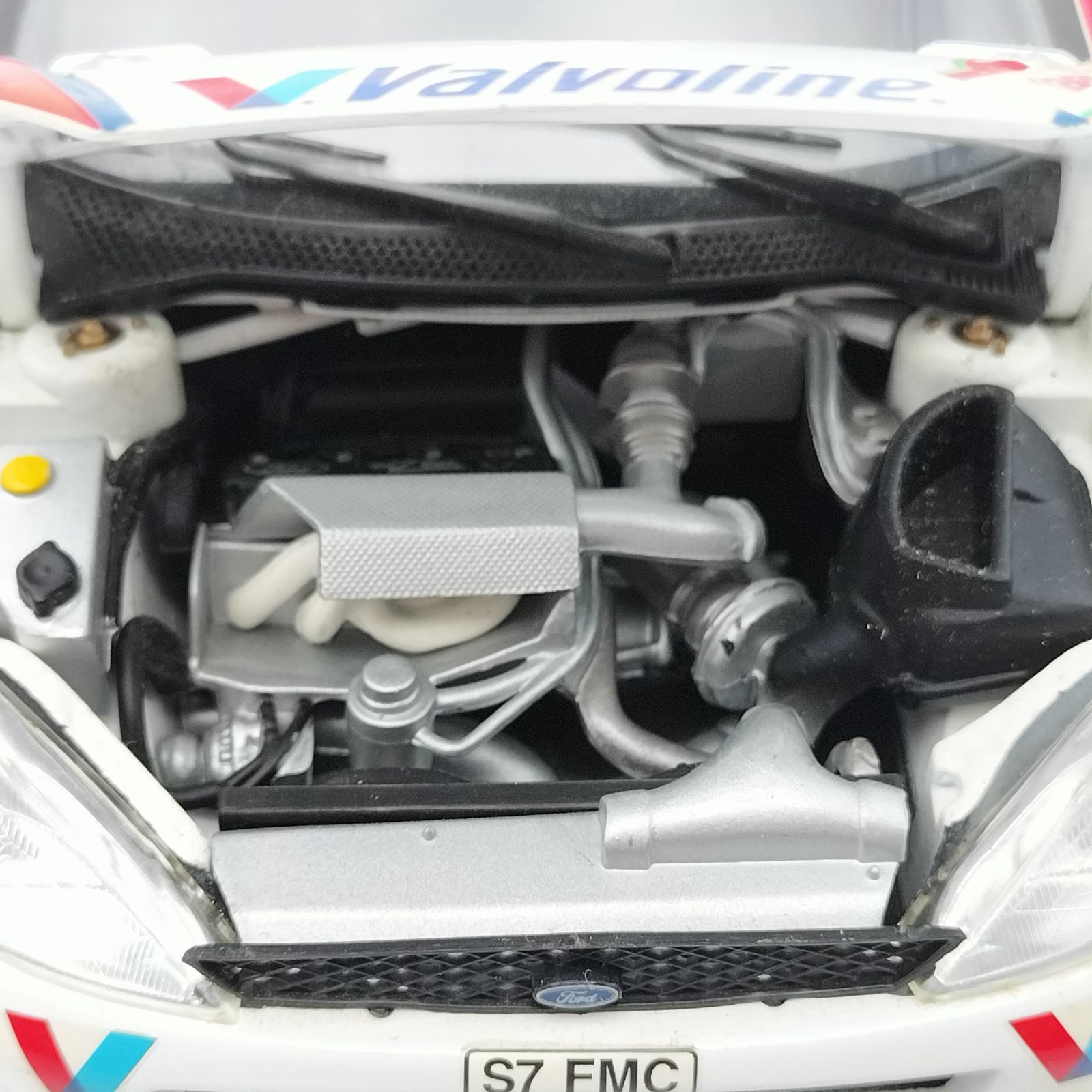 Action】1999 フォード フォーカス WRC マルティーニ 1/18 ポルトガル