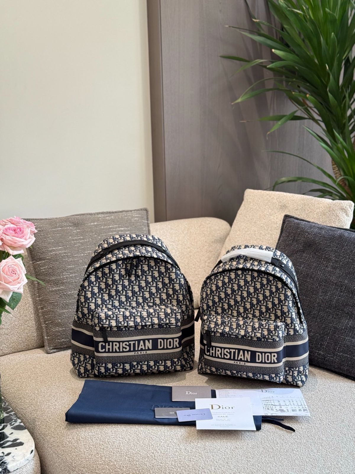 お出かけに最適♪【Dior】DIORTRAVEL トラベルキット ディオールの高機能な「トラベルキット」はポーチやカードケース