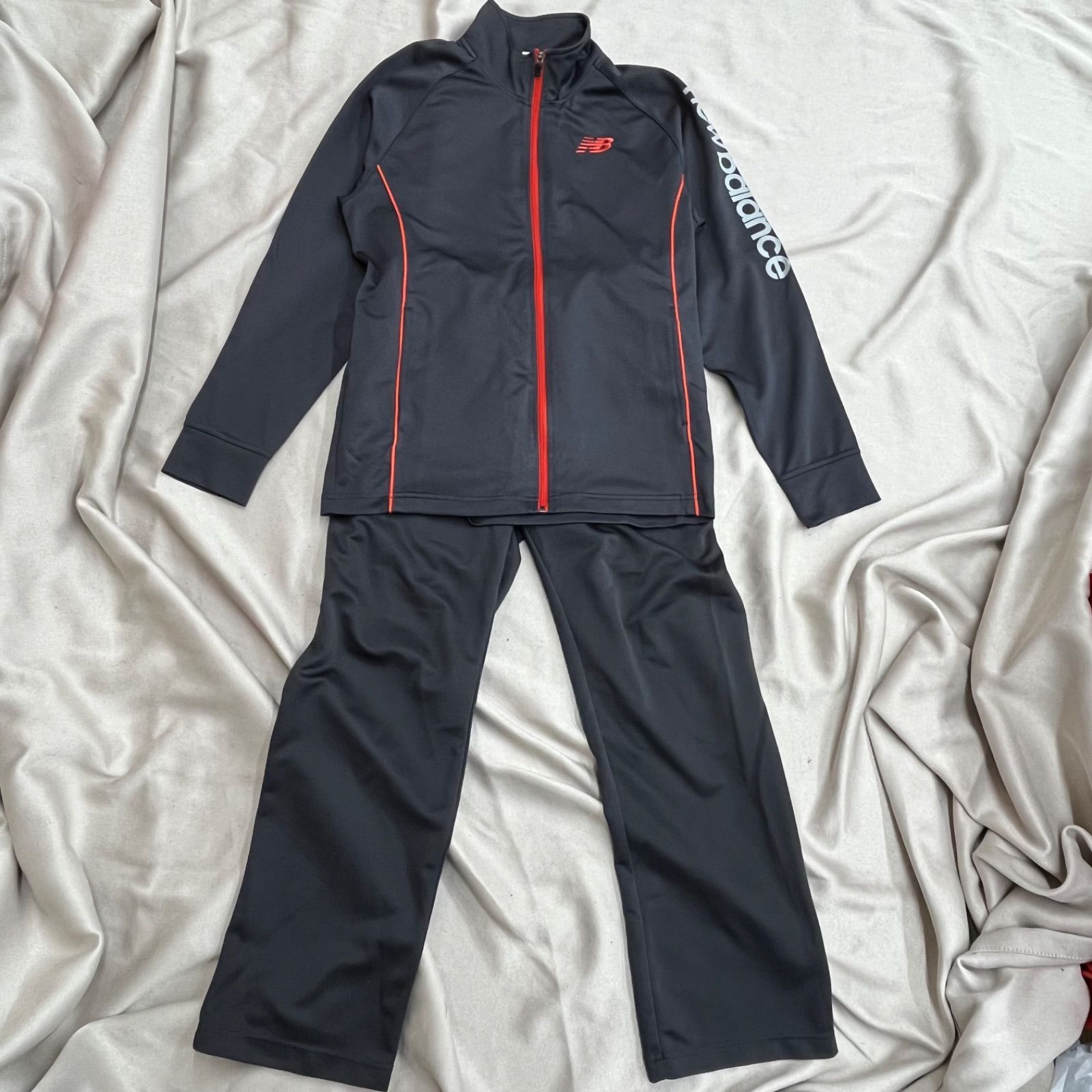 new balance ジャージ 上下セット メンズ サイズM 黒 赤 ブラック 