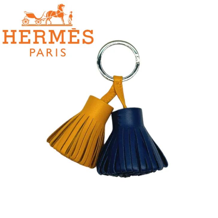 中古美品】Hermes エルメス カルメンウノドス ジョーヌドール/ブルードマルト チャーム キーホルダー - メルカリ