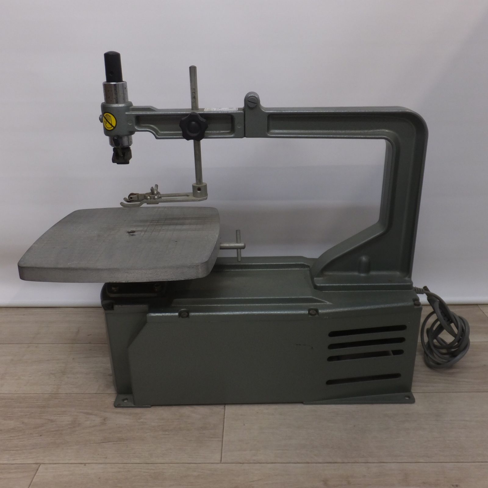 スーパー万能糸鋸盤 フリーアーム式