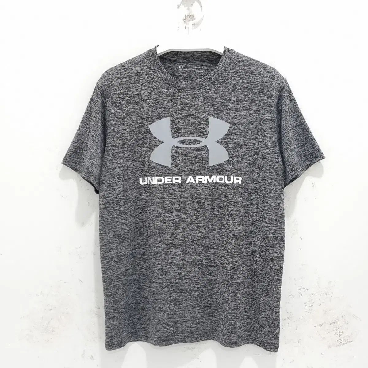 【雷市場（ポンジャン）商品韓国直送】UNDER ARMOUR(アンダーアーマー) 半袖 Tシャツ メンズ 半袖Tシャツ トレーニングウェア ジム スポーツ 100 L