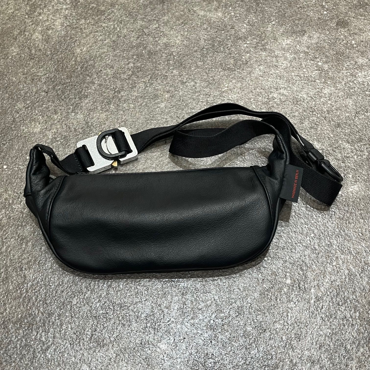 定価29590円 新品 bagjack Bshop別注 コブラバックル レザーヒップバッグ バッグジャック ブラック 77615A6 - メルカリ