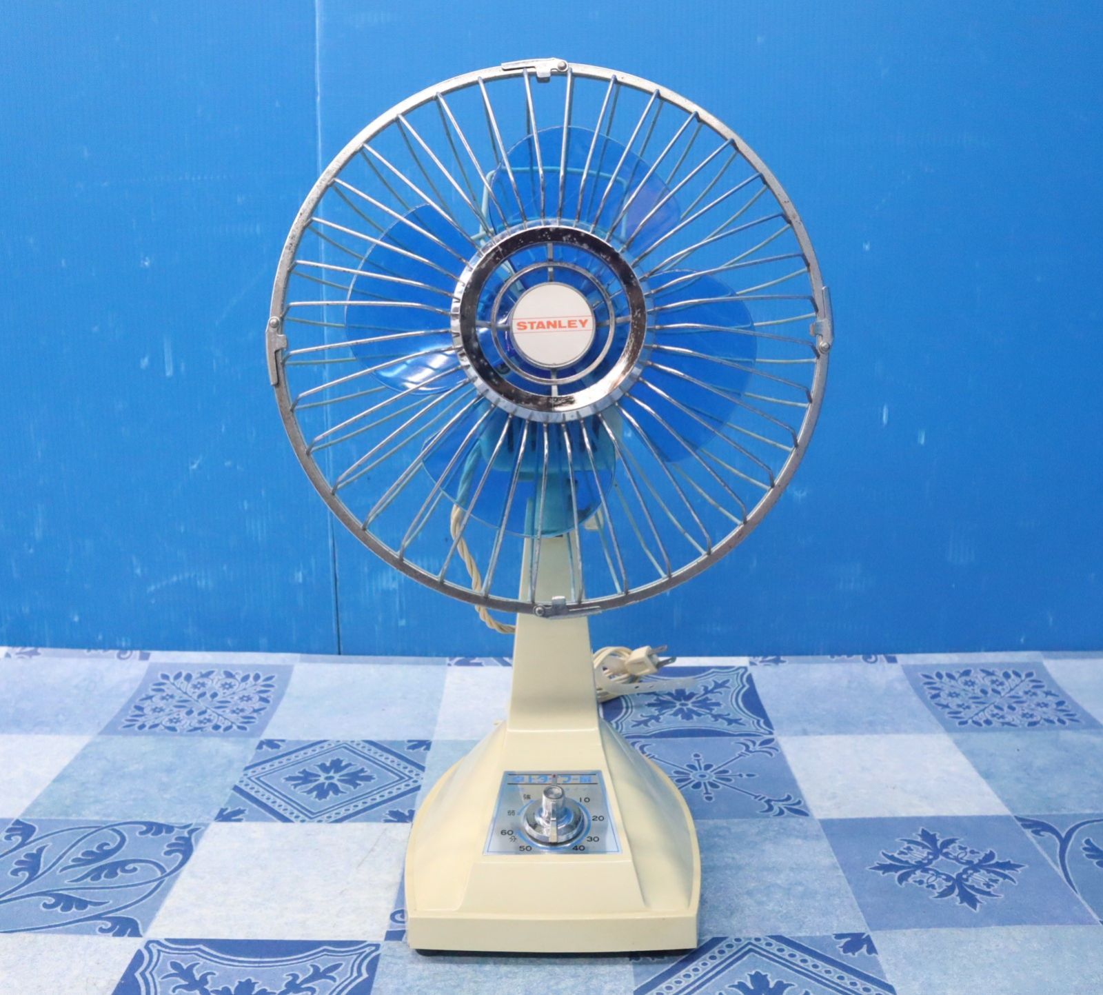 昭和レトロSANYO 青い3枚羽根扇風機