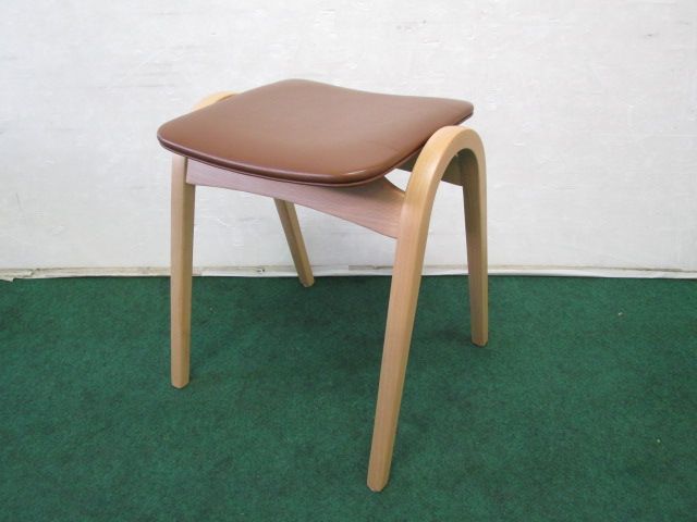 IDC大塚家具グループ 秋田木工 202 スツール 1脚(1)(0616EH)7DT-13S
