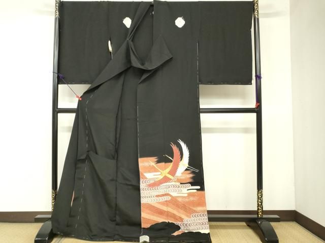 D687 黒留袖　華文　金彩　落款　正絹　着物　袷　　極美品 黒留袖 正絹 着物 金箔金彩 家紋入り レディース