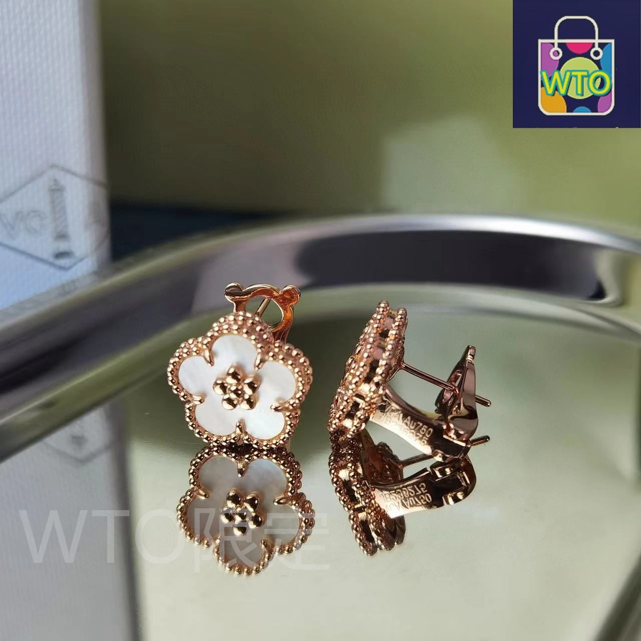 ヴァンクリーフ　ピアスケース Van Cleef & Arpels - VCA ヴァンクリーフ イアリング ピアス