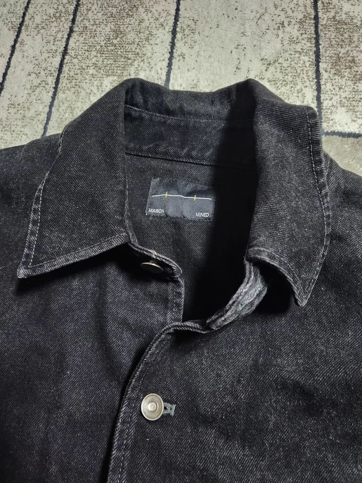 MAISON MINED メゾンミネド ポケット ディテール ブラックデニム トラッカー デニム ジャケット サイズ L