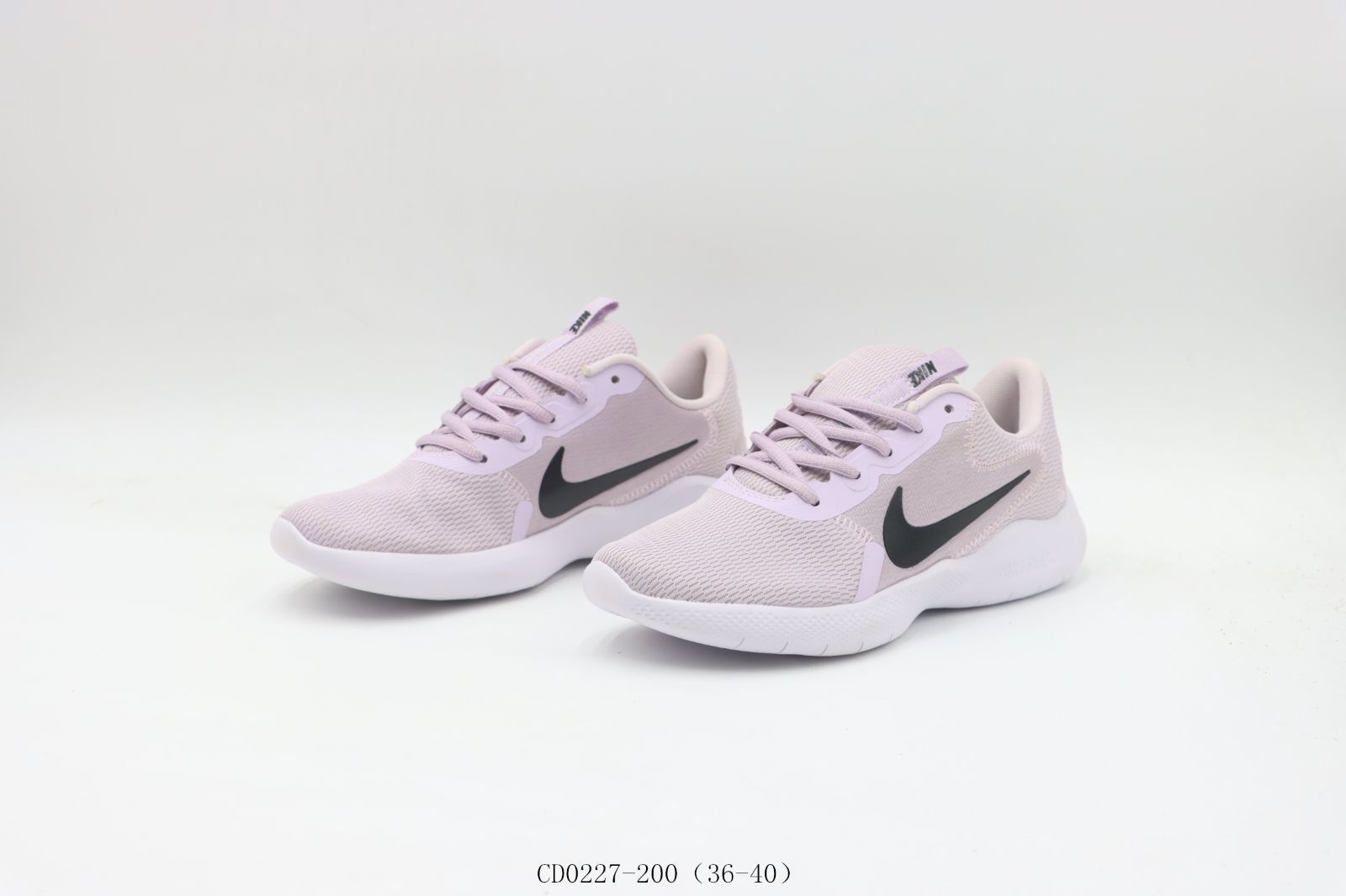 ランニングシューズ