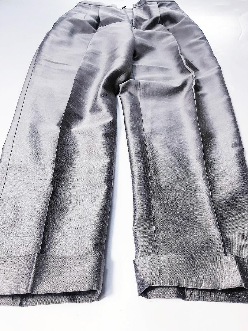 スラックス テーパードパンツ