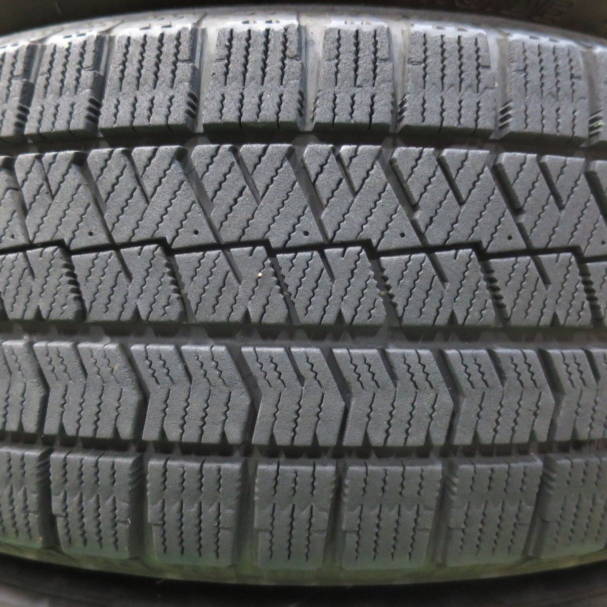送料無料] キレイ☆スタッドレス 205/60R16 ブリヂストン ブリザック 